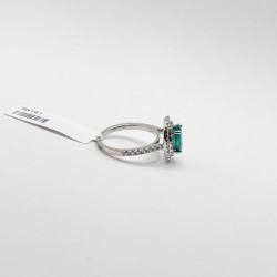 Anillo Esmeralda Oval Con Halo Doble De Diamantes – Victoria Fine Jewelry