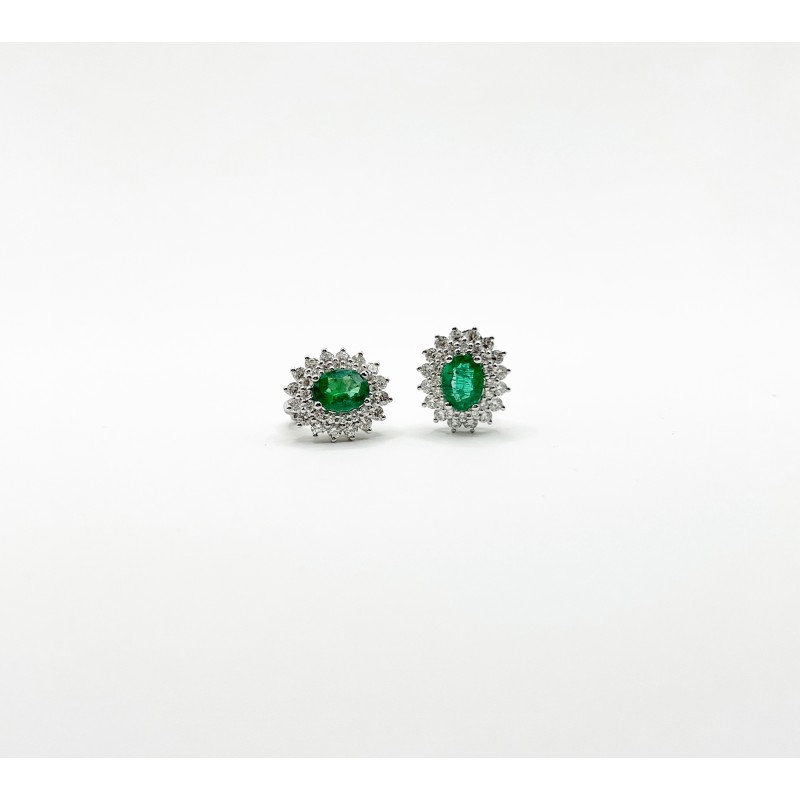 Arete Oval Esmeralda con Diamantes – Victoria Fine Jewelry