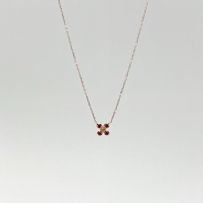 Collar Trébol De Rubíes – Victoria Fine Jewelry