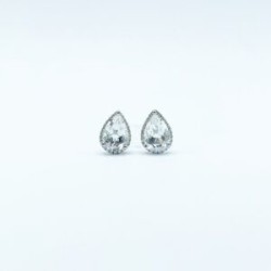 Aretes Gota Topacio Blanco – Victoria Fine Jewelry