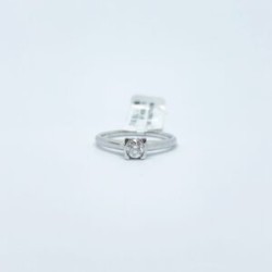 Anillo de Compromiso Solitario Redondo – Victoria Fine Jewelry