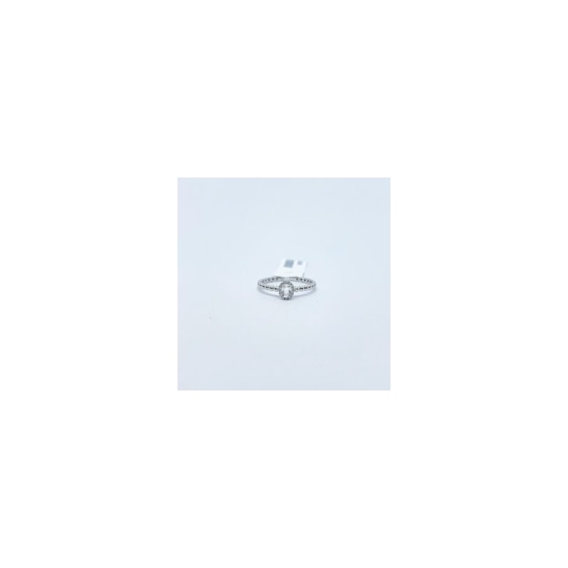 Anillo Oval Topacio Blanco – Victoria Fine Jewelry