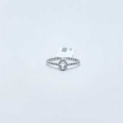 Anillo Oval Topacio Blanco – Victoria Fine Jewelry